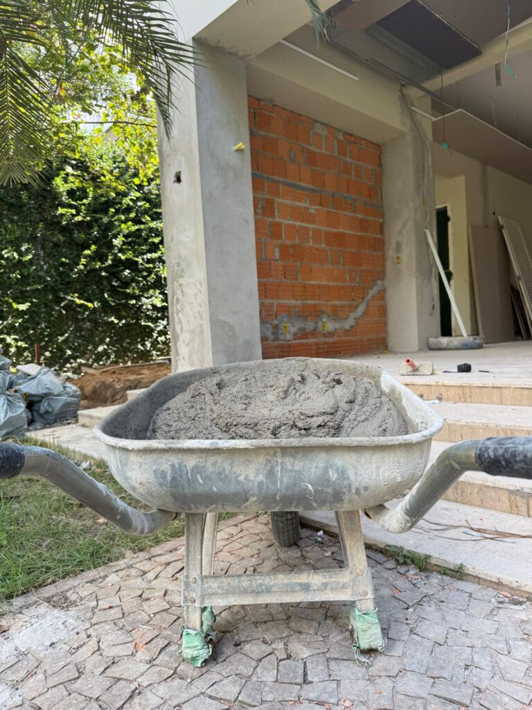 1004794795-768x1024 Arquitetura e design em ebulição: mostra Iluminare 2026 transforma casa icônica de Sinop, Mato Grosso, em canteiro criativo